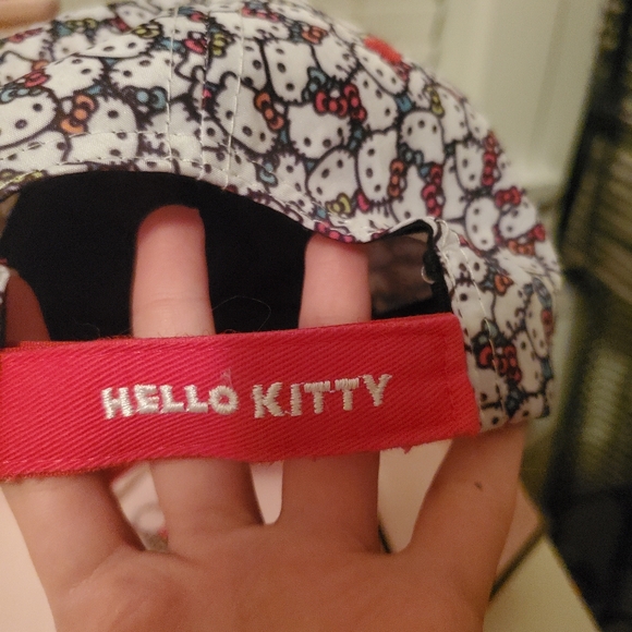 Hello Kitty Hat - Picture 4 of 5